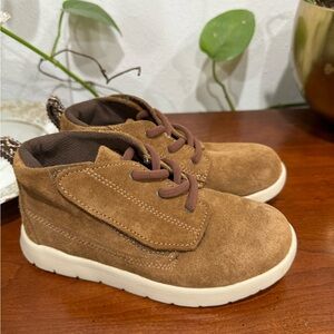 Ugg Canoe Chukka size 11